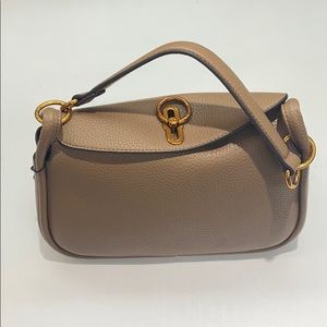 Khaki shoulder bag!